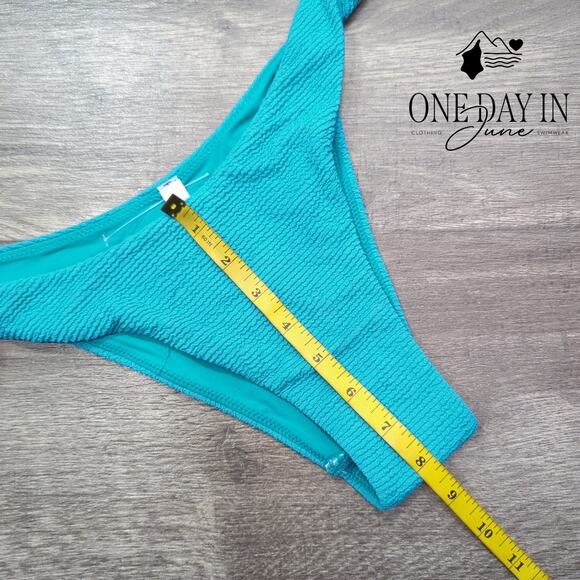 Out From Under Textured Cheeky Bikini Bottom Size L - Picture 4 of 5
